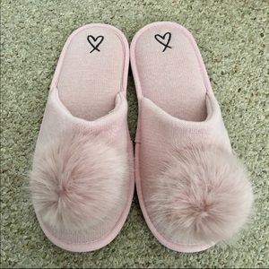 👠NWT Victoria’s Secret slippers